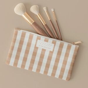 Jilly Box Fall 2024 - Evalina Beauty signature four make-up brush collection